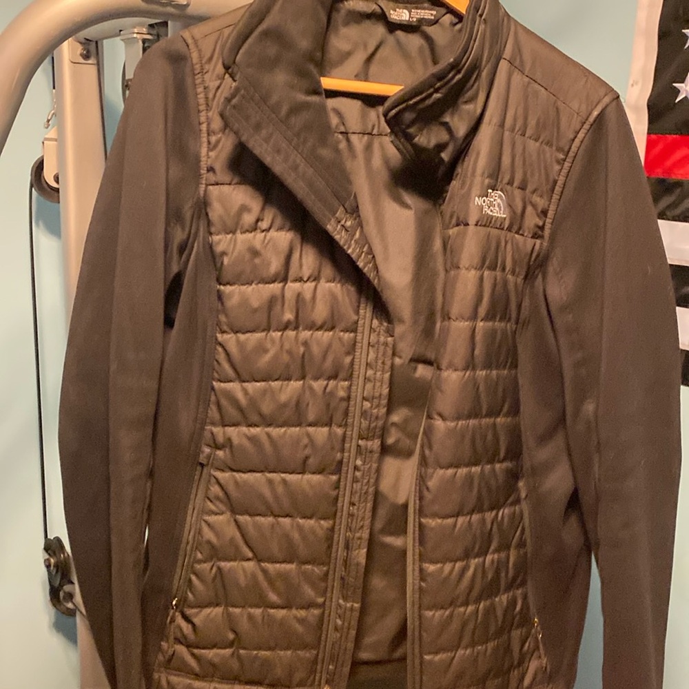 Women’s large north face coat with primaloft filling. Good used condition